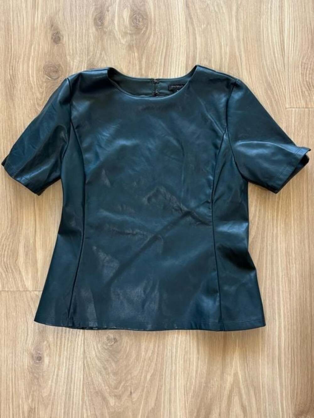 Ann Taylor Faux Leather Top Green Short Sleeve Zip Back Blouse